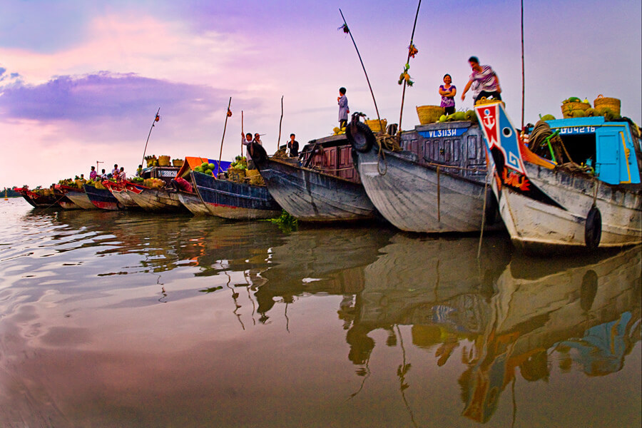 floating markets in Mekong Delta 4