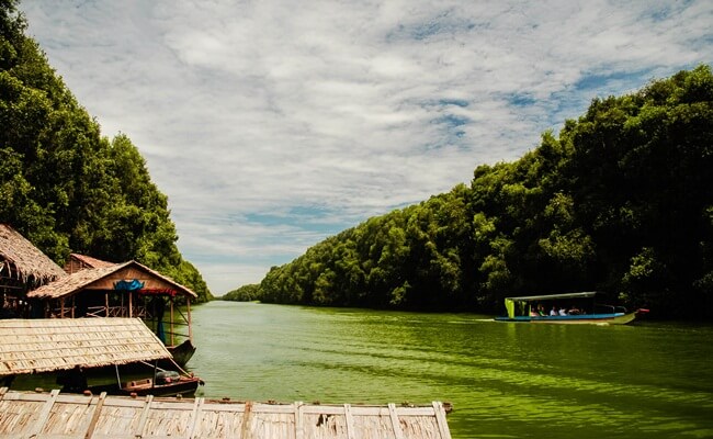 Idyllic Scenery on both riverside of the Mekong