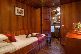 vat phou cruise 10