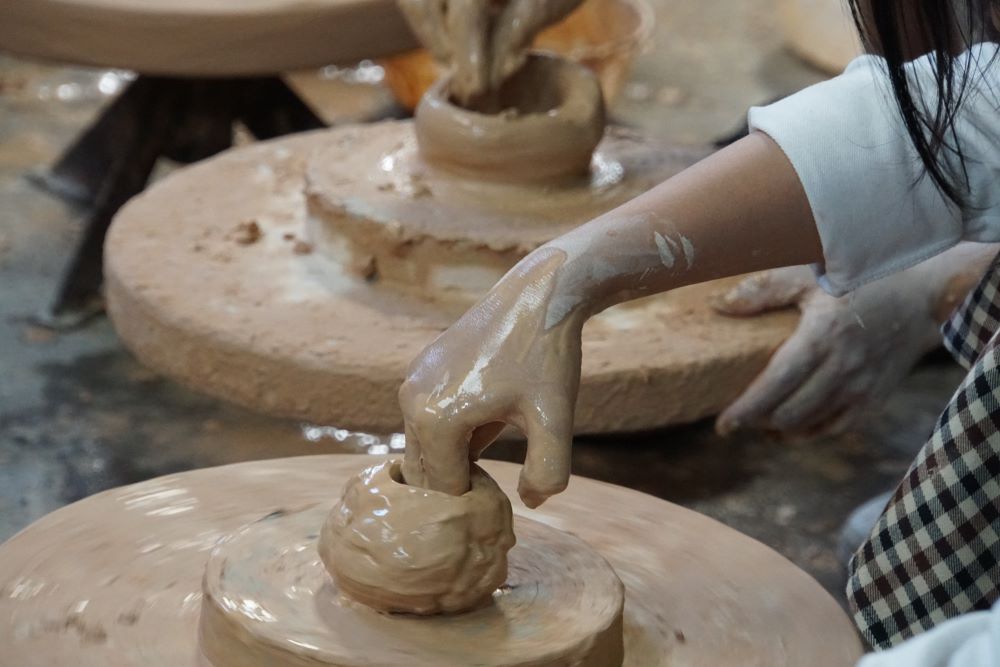 You can create your own products from pottery at Bat Trang Village